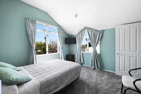 Photo of property in 12 Dover Road, St Andrews, Hamilton, 3200