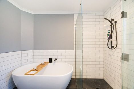 Photo of property in 15 Flemington Lane, Awapuni, Palmerston North, 4412