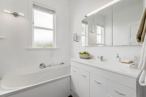 Photo of property in 12 Domain Street, Devonport, Auckland, 0624