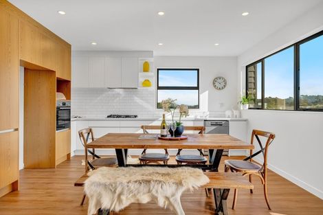 Photo of property in 8 Monstedt Terrace, Windsor Park, Auckland, 0632