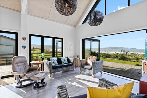 Photo of property in 497 Waikawa-curio Bay Road, Curio Bay, Tokanui, 9884