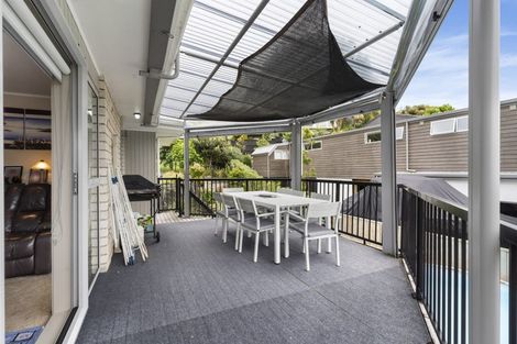 Photo of property in 12 Tanglewood Place, Cockle Bay, Auckland, 2014