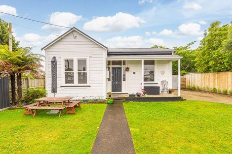 Photo of property in 16 Spier Street, Aramoho, Whanganui, 4500