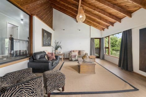 Photo of property in 11 Rika Place, Kawaha Point, Rotorua, 3010