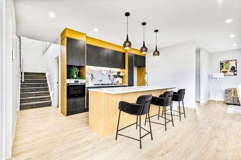 Photo of property in 63 Mcindoe Road, Kumeu, 0810