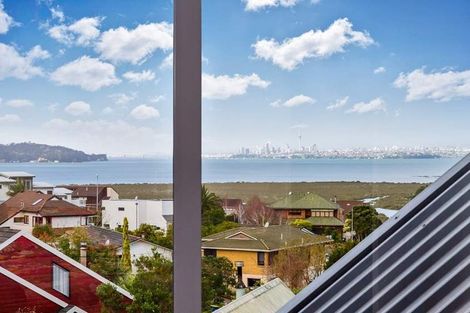 Photo of property in 4 Graceview Way, West Harbour, Auckland, 0618