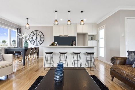 Photo of property in 23 Karaka Road, Otumoetai, Tauranga, 3110