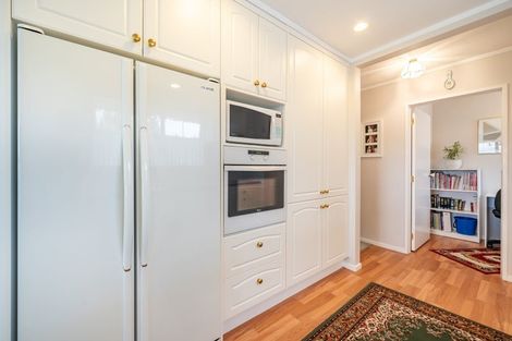 Photo of property in 9 Shaftesbury Grove, Stokes Valley, Lower Hutt, 5019