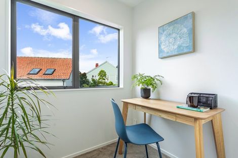 Photo of property in 1/12 Fraser Road, Narrow Neck, Auckland, 0624