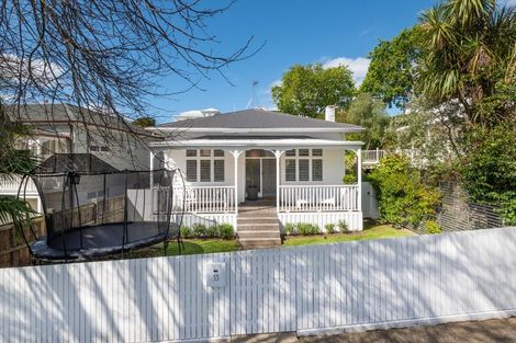 Photo of property in 33 Sentinel Road, Herne Bay, Auckland, 1011
