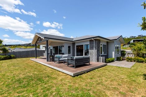 Photo of property in 25 Ken Douglas Drive, Aotea, Porirua, 5024