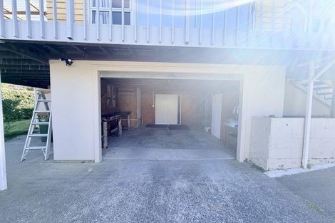 Photo of property in 14 Heather Place, Sunnynook, Auckland, 0620