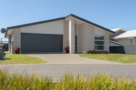 Photo of property in 17 Saddlers Way, Papamoa, 3118