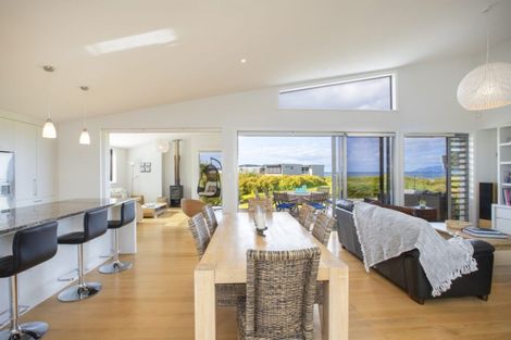 Photo of property in 37 Kewai Street, Omaha, 0986