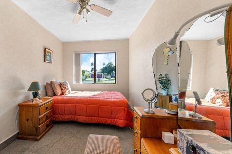 Photo of property in 19a Litchfield Place, Clarks Beach, 2122