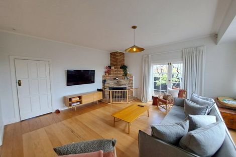 Photo of property in 15 Beatrix Street, Avondale, Auckland, 1026