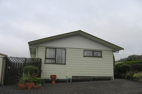 Photo of property in 35 Woolwich Close, Whitby, Porirua, 5024