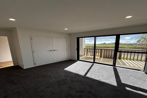 Photo of property in 14 Auranga Drive, Karaka, Papakura, 2113