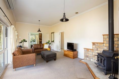 Photo of property in 46 Takiroa Street, Urenui, 4375