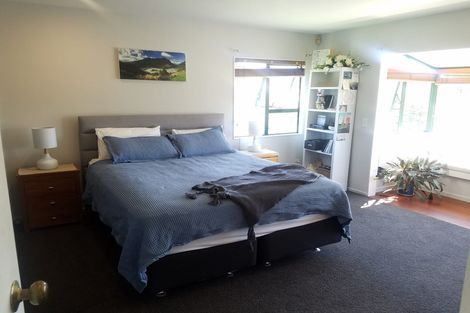 Photo of property in 4a Holiday Road, Stanmore Bay, Whangaparaoa, 0932