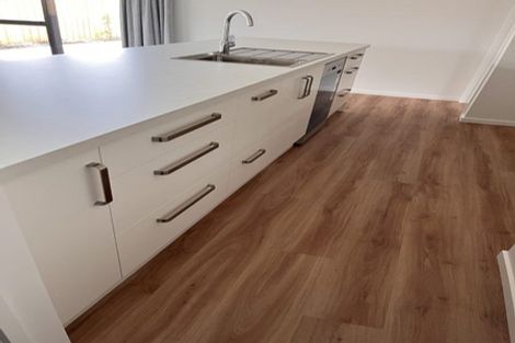 Photo of property in 4 Cousins Street, Woodend, 7691