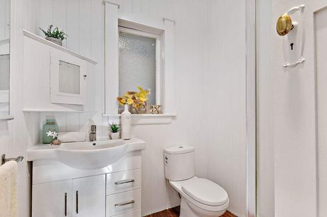 Photo of property in 118a Hutchinson Avenue, New Lynn, Auckland, 0600