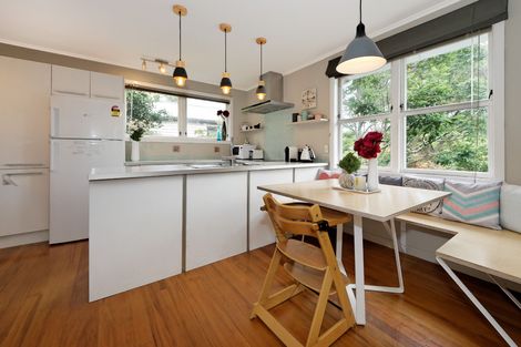 Photo of property in 30 Atkinson Road, Titirangi, Auckland, 0604