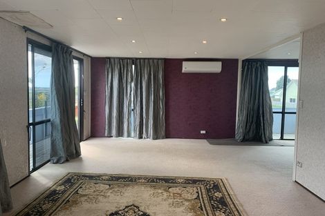 Photo of property in 8 Kopara Place, Clendon Park, Auckland, 2103