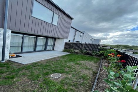 Photo of property in 16 Clay Works Lane, New Lynn, 0600