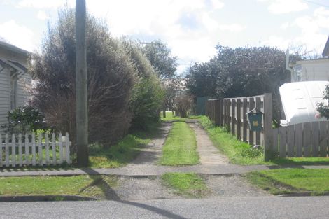 Photo of property in 16 Park Street, Hikurangi, 0114