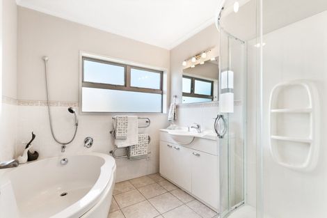 Photo of property in 131 Waimumu Road, Massey, Auckland, 0614