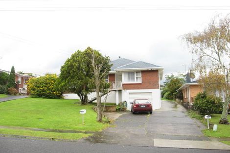 Photo of property in 24 Portadown Avenue, Pakuranga Heights, Auckland, 2010