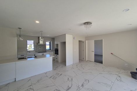 Photo of property in 17 Wexford Crescent, Halswell, Christchurch, 8025