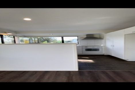 Photo of property in 2/5 Tahinga Street, Northcote, Auckland, 0627