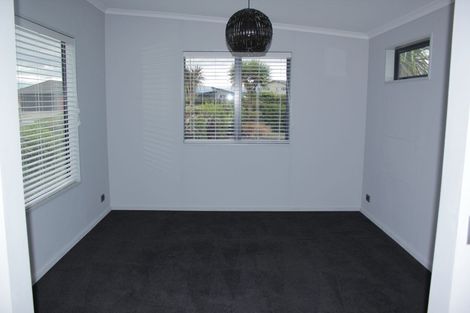 Photo of property in 12 Cunaris Way, Te Anau, 9600