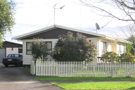 Photo of property in 89 Oakfield Crescent, Pukete, Hamilton, 3200