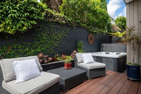 Photo of property in 2a Arthur Crescent, Hauraki, Auckland, 0622