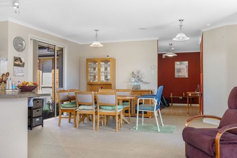 Photo of property in 9 Magnolia Rise, Waipahihi, Taupo, 3330