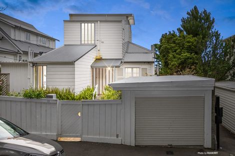 Photo of property in 19 Talavera Terrace, Kelburn, Wellington, 6012
