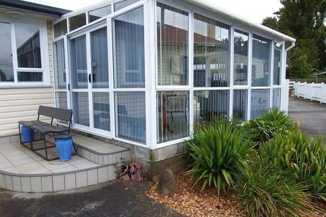 Photo of property in 77 Collingwood Street, Eltham, 4322