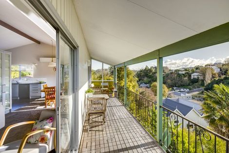 Photo of property in 18 Hadfield Terrace, Bluff Hill, Napier, 4110
