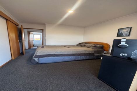 Photo of property in 2/21 White Heron Drive, Massey, Auckland, 0614