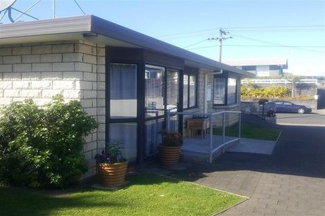 Photo of property in 245-247 Courtenay Street, Strandon, New Plymouth, 4312