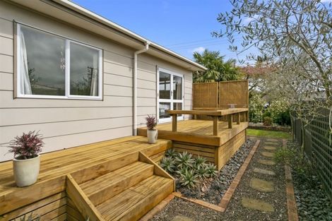 Photo of property in 308 Shakespeare Street, Leamington, Cambridge, 3432