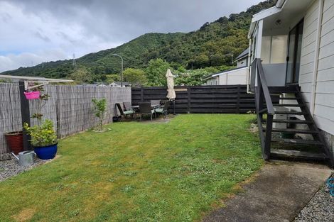 Photo of property in 69a Hartford Crescent, Totara Park, Upper Hutt, 5018