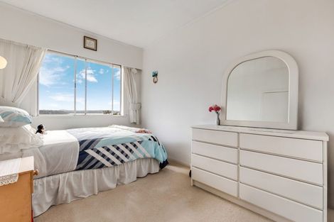 Photo of property in 98 Otitori Bay Road, Titirangi, Auckland, 0604