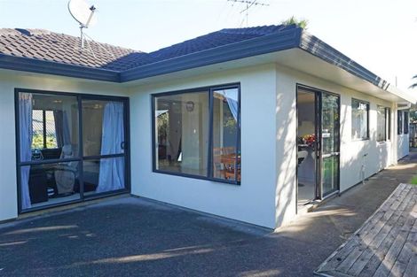 Photo of property in 43 Rathmar Drive, Manurewa, Auckland, 2105