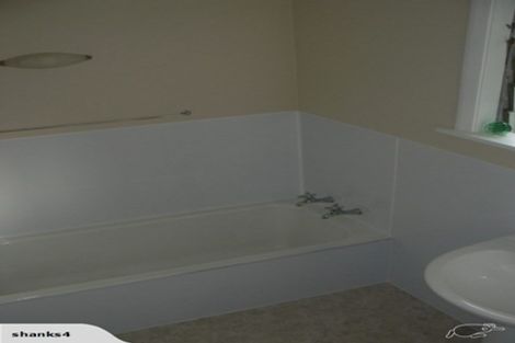 Photo of property in 16 Franklin Avenue, Hokowhitu, Palmerston North, 4410