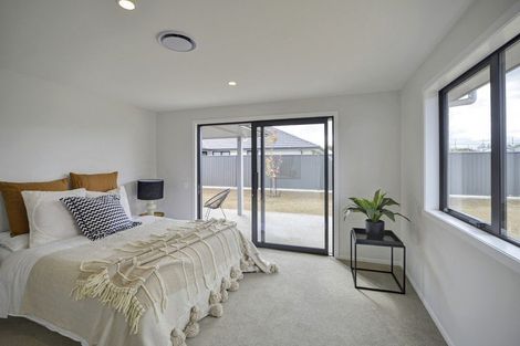 Photo of property in 14 Hereford Drive, Carterton, 5713