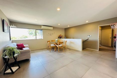 Photo of property in 2/91 Weldene Avenue, Glenfield, Auckland, 0629